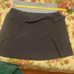 Hiking athletic skirt comfy stretch waist band with pockets